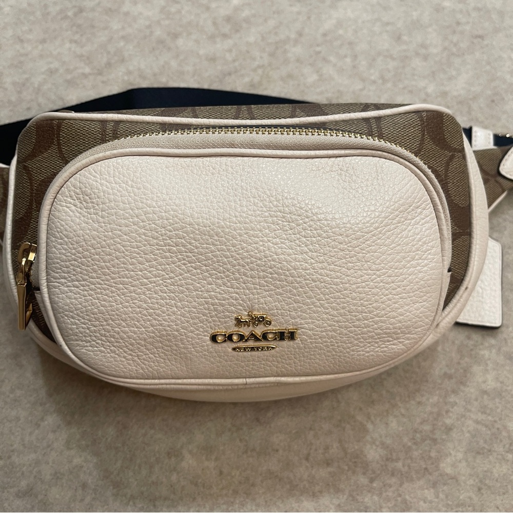 Coach Court Belt Bag in Signature Canvas Khaki and White Gold Hardware - Picture 3 of 17